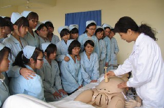 溫江衛校的護理專業學校報名條件
